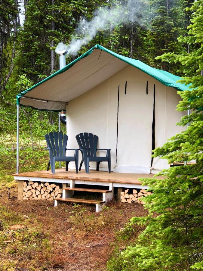 Vines And Puppies Glamping Hideaway Hotell Jade City Exteriör bild