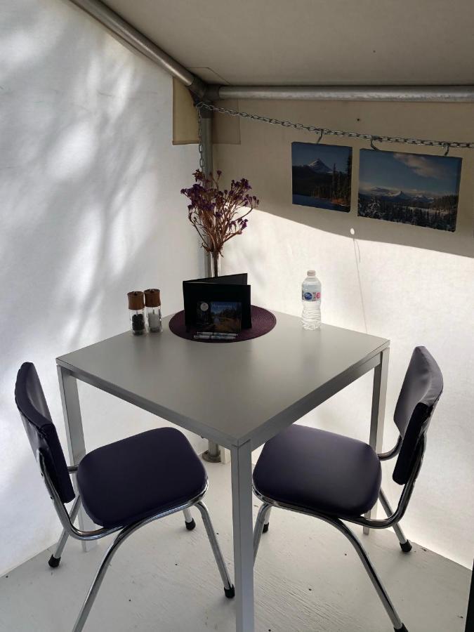 Vines And Puppies Glamping Hideaway Hotell Jade City Exteriör bild