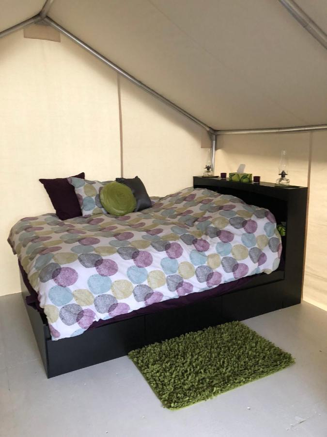 Vines And Puppies Glamping Hideaway Hotell Jade City Exteriör bild